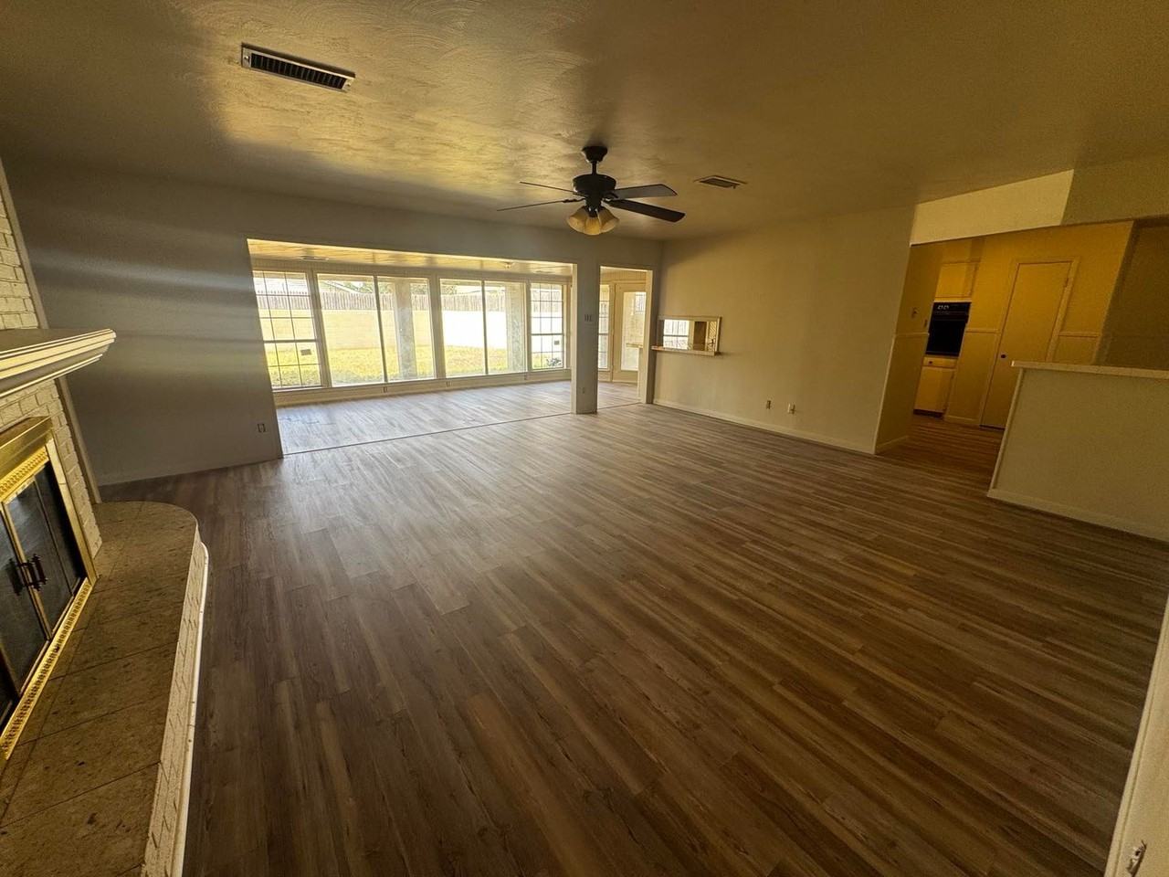 3208 Durant Dr - Photo 5 of 19