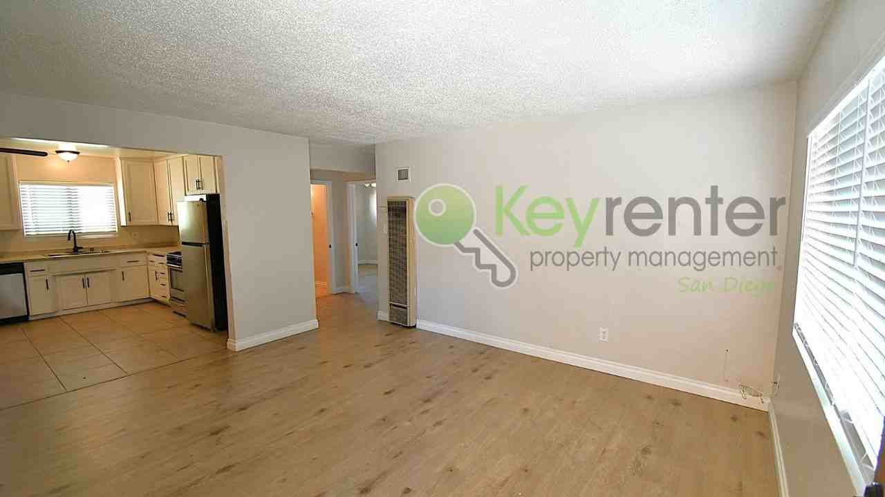 8073 Palm St - Photo 3 of 13