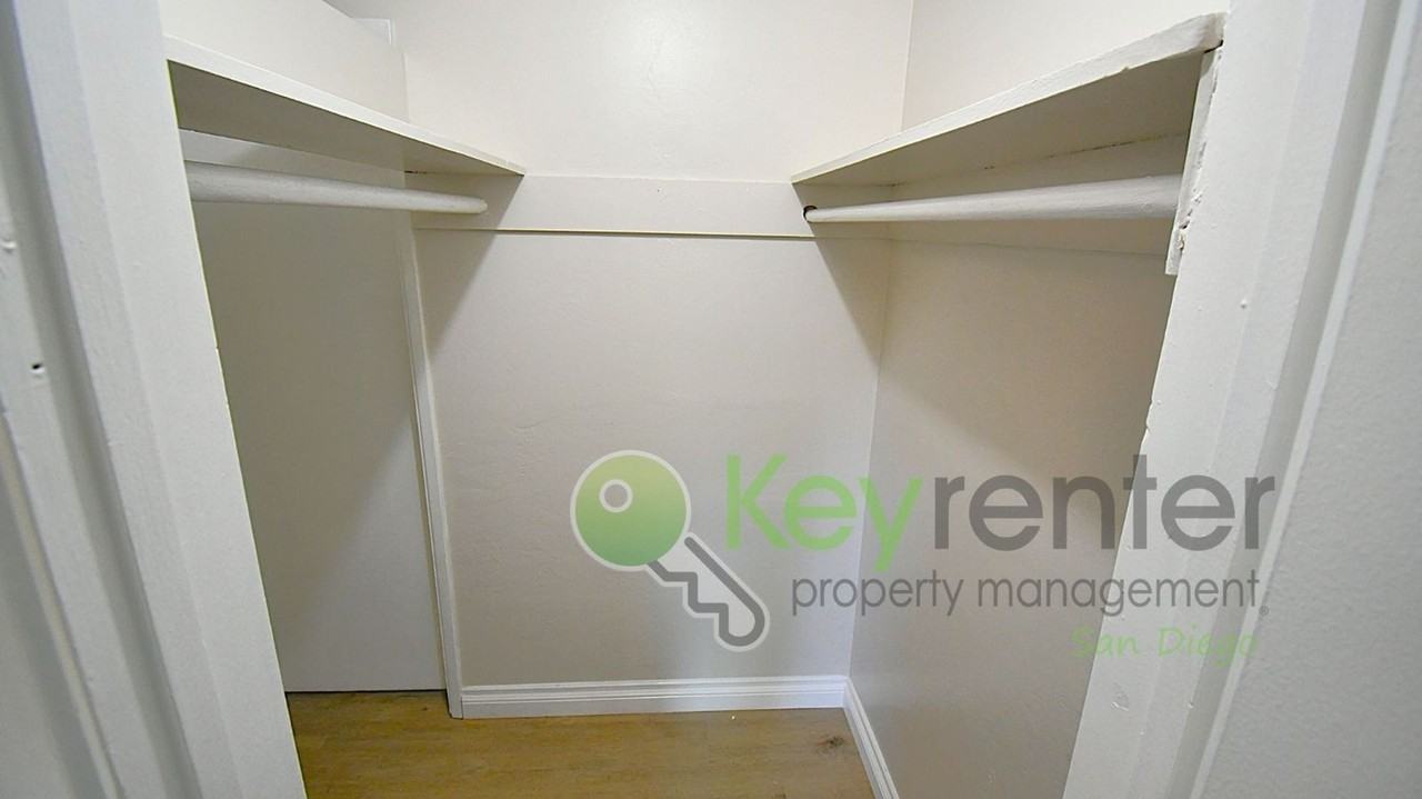 8073 Palm St - Photo 6 of 13