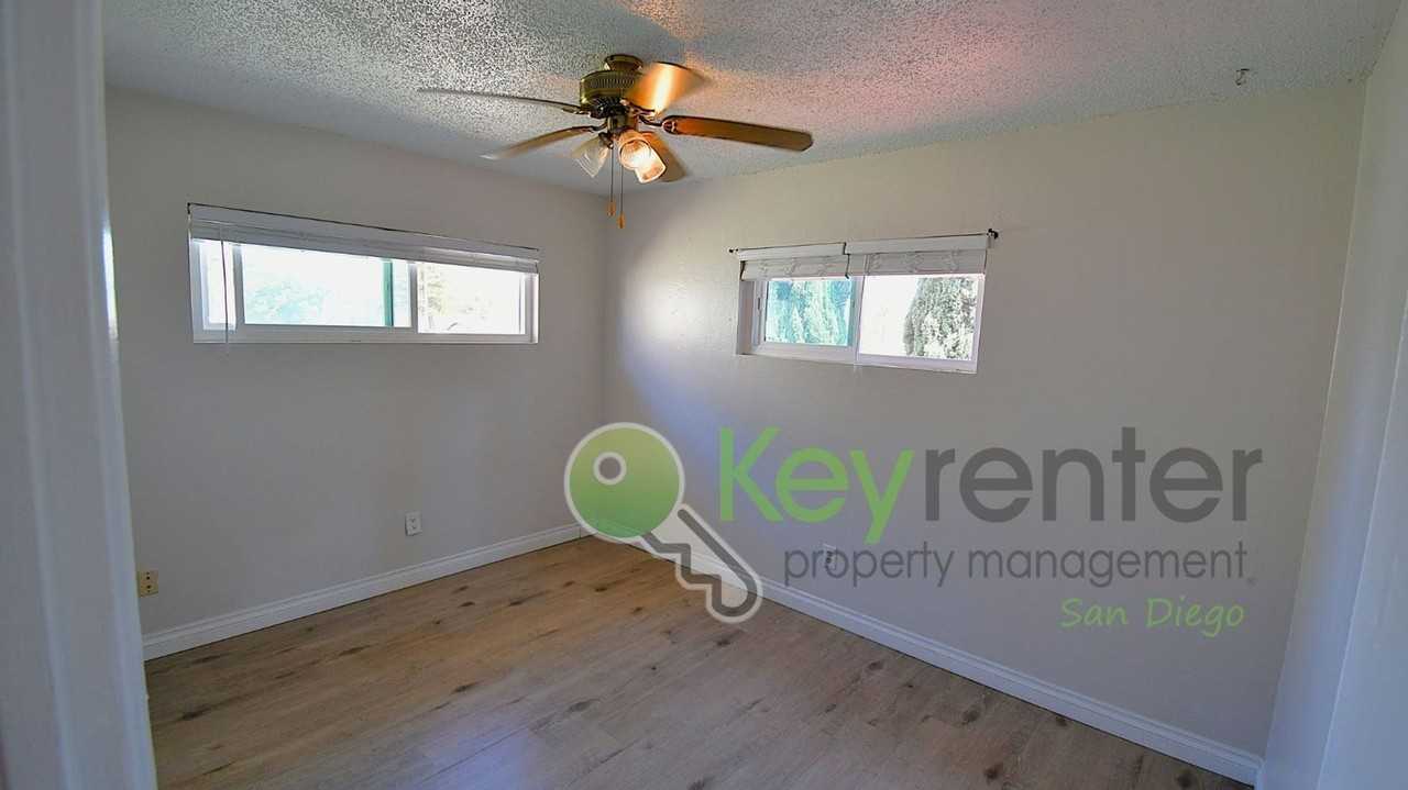 8073 Palm St - Photo 7 of 13