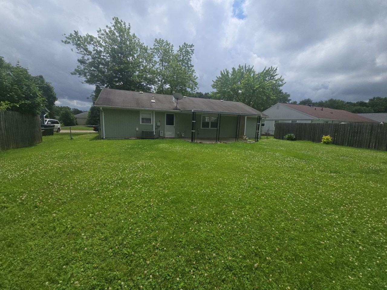 732 Spinning Rd - Photo 4 of 16