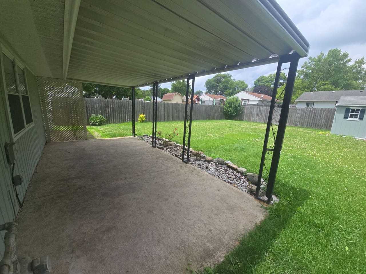 732 Spinning Rd - Photo 5 of 16