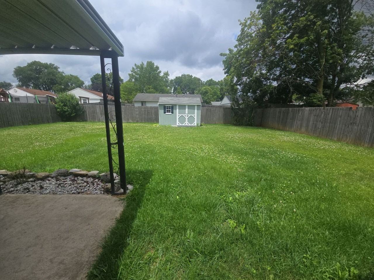 732 Spinning Rd - Photo 6 of 16