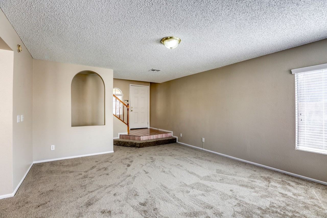 1468 Flintrock Rd - Photo 7 of 33