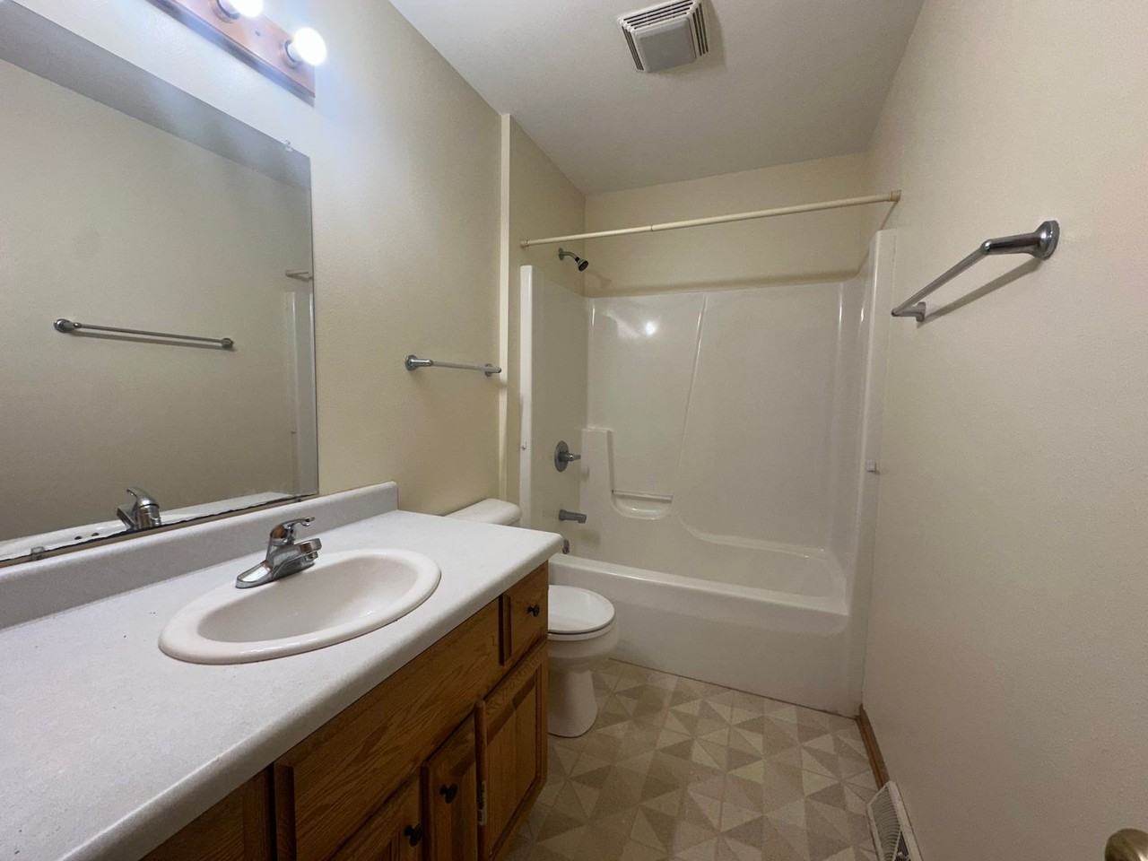 315 N Watertown St - Photo 5 of 14