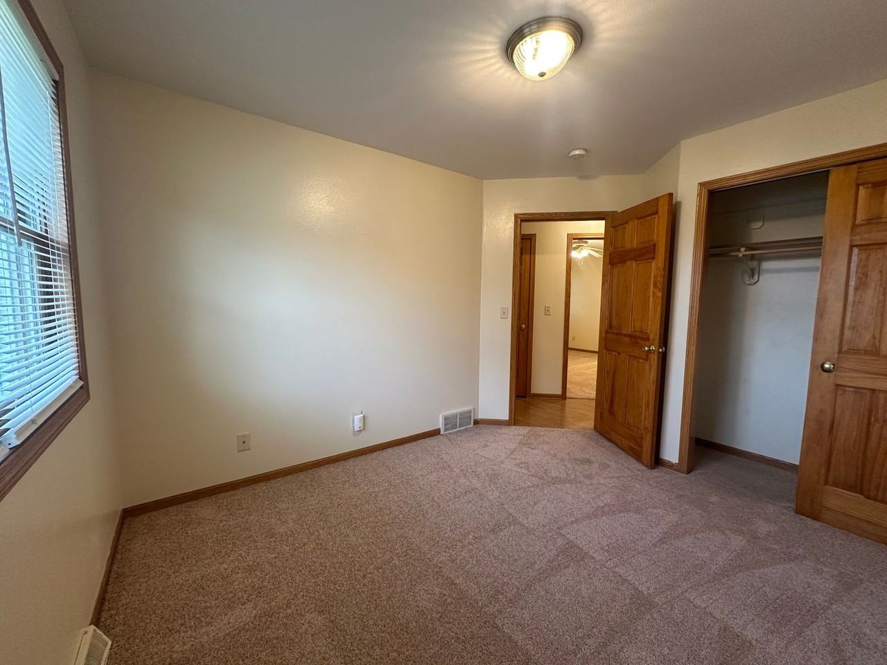 315 N Watertown St - Photo 7 of 14