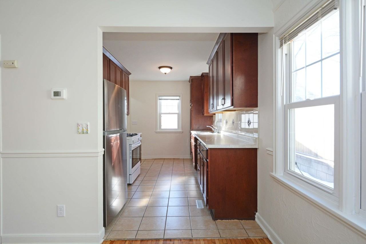 654 Clear Ave - Photo 4 of 22
