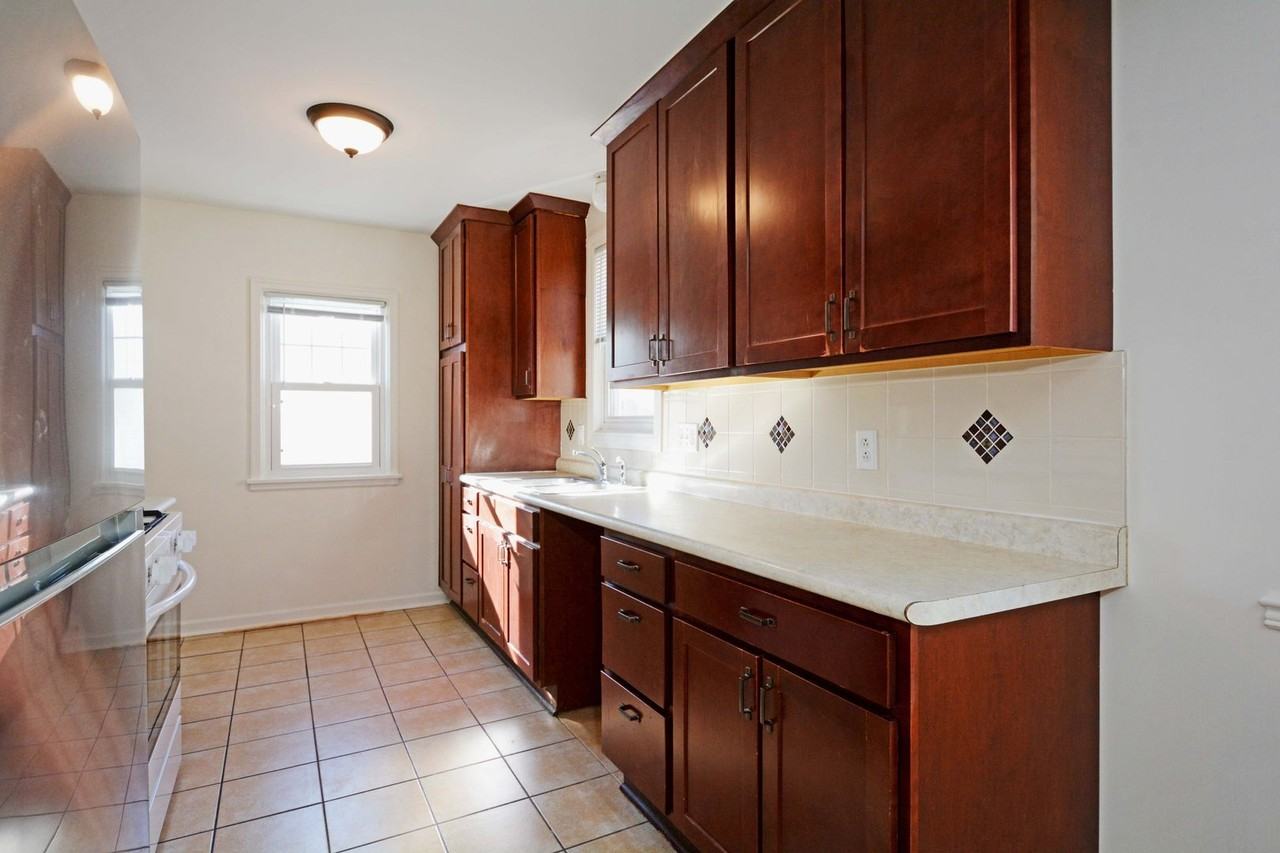 654 Clear Ave - Photo 5 of 22