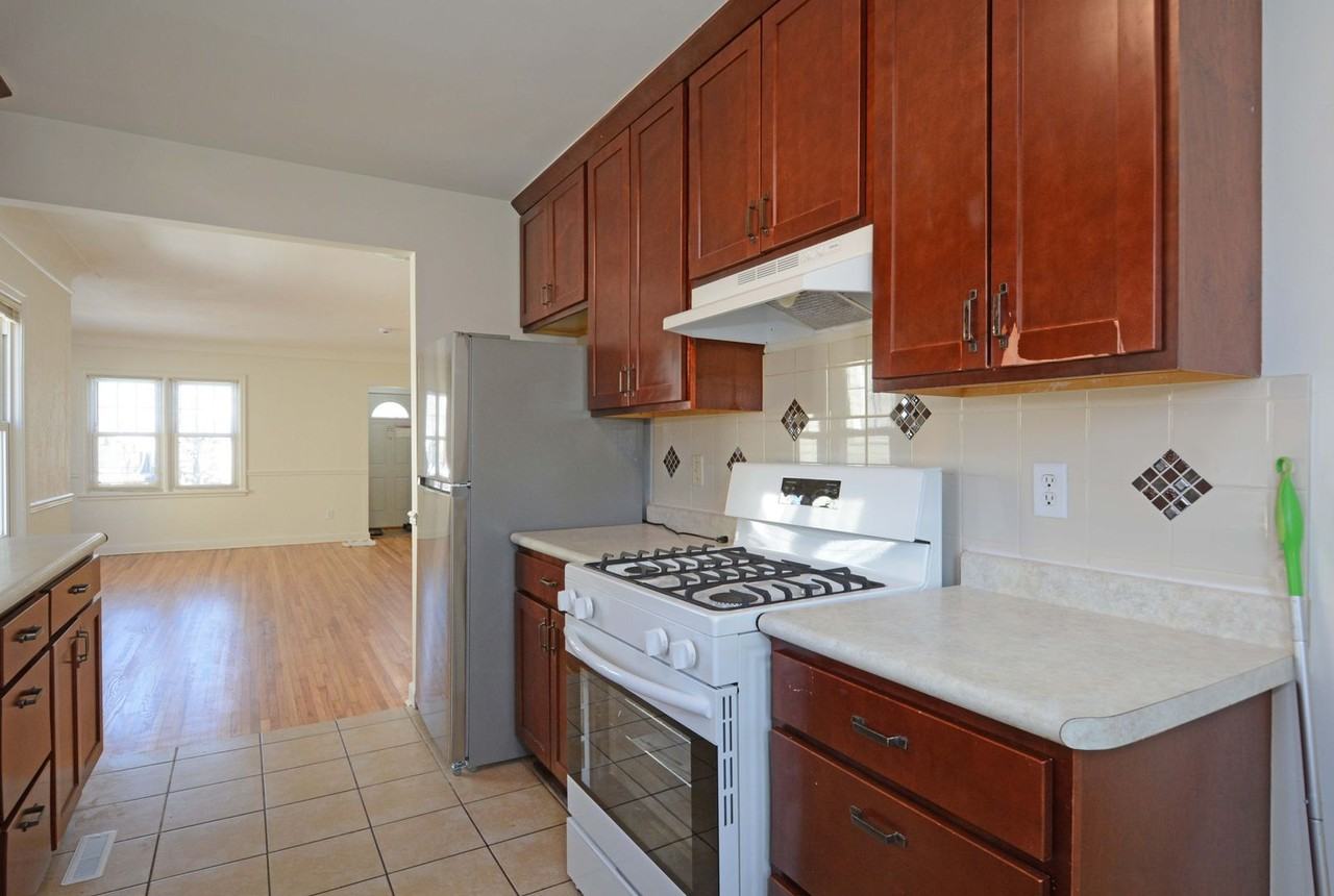 654 Clear Ave - Photo 7 of 22