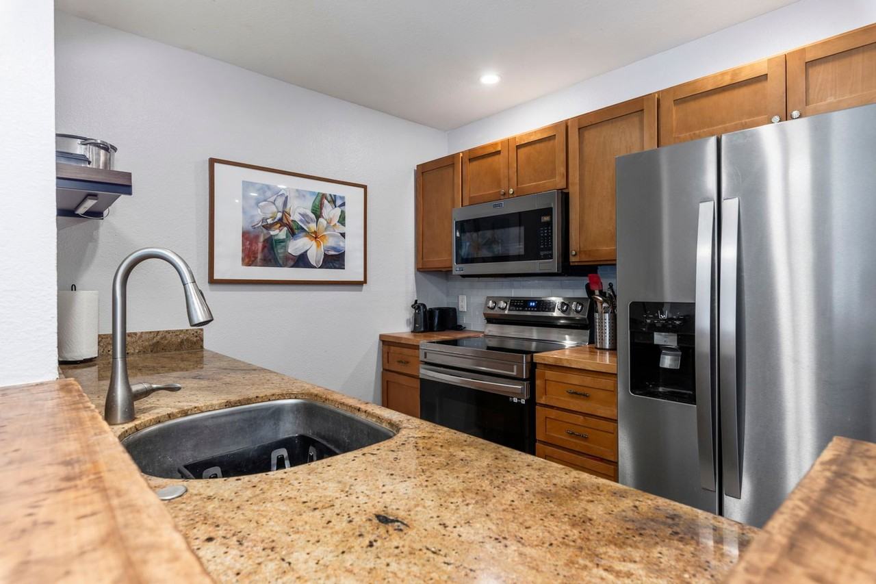 140 Uwapo Rd #21-104 - Photo 6 of 29