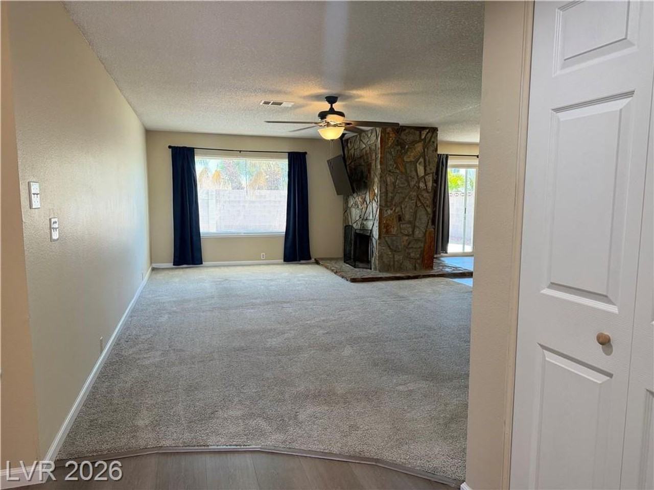 7916 Ducharme Ave - Photo 3 of 38