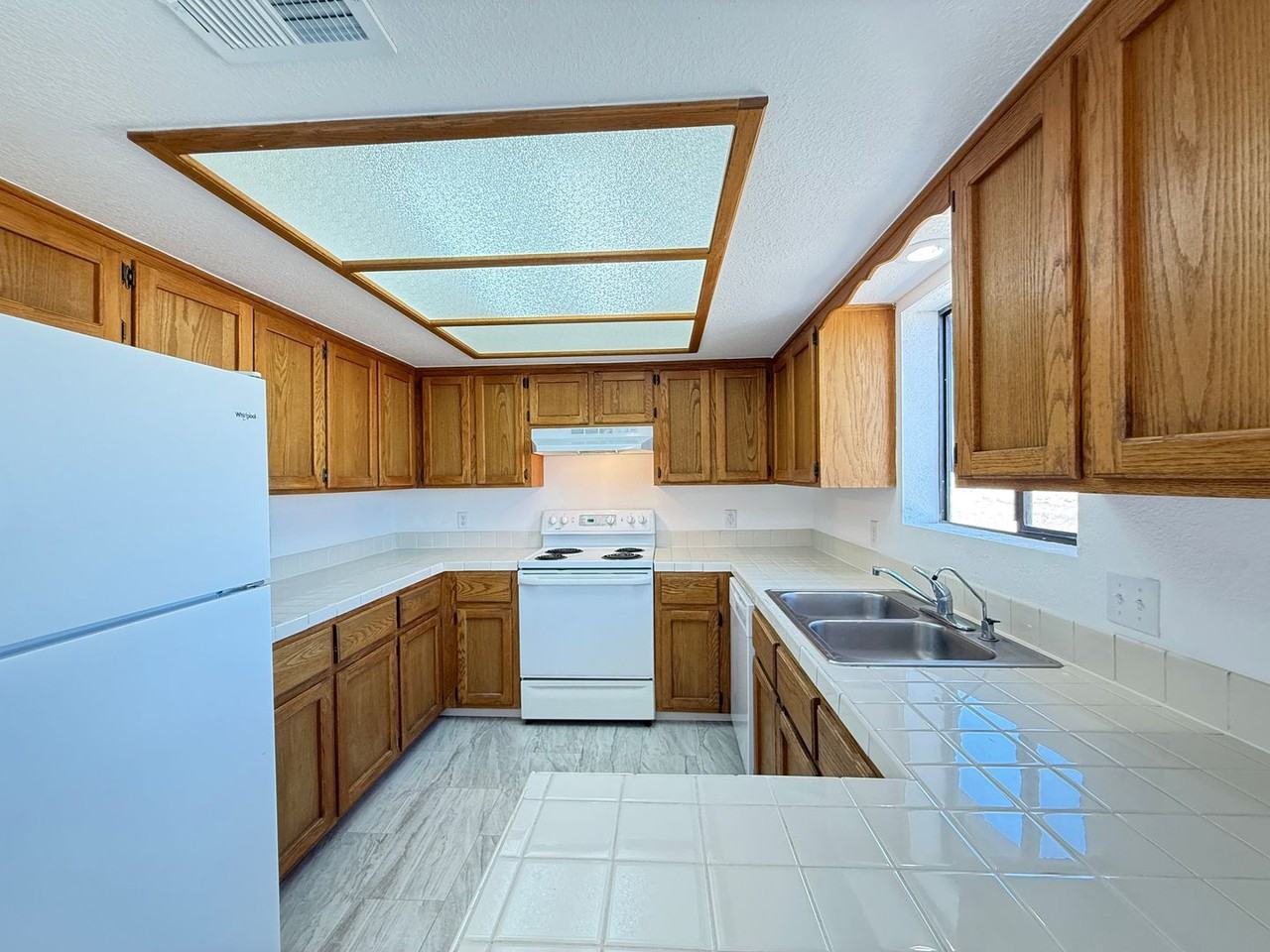 3340 Dolphin Dr - Photo 5 of 15