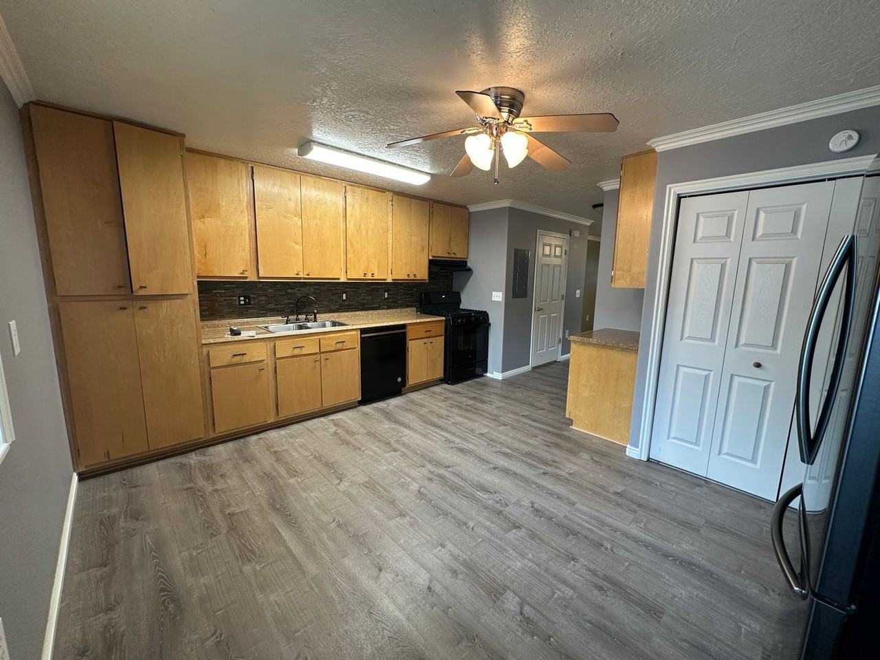 624 Sunflower Rd - Photo 3 of 32
