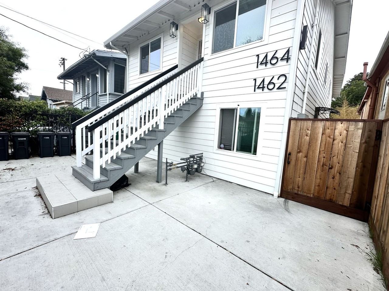 1464 55th Ave - Photo 2 of 9