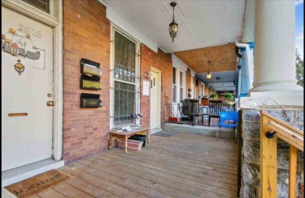 2916 Guilford Ave - Photo 4 of 30