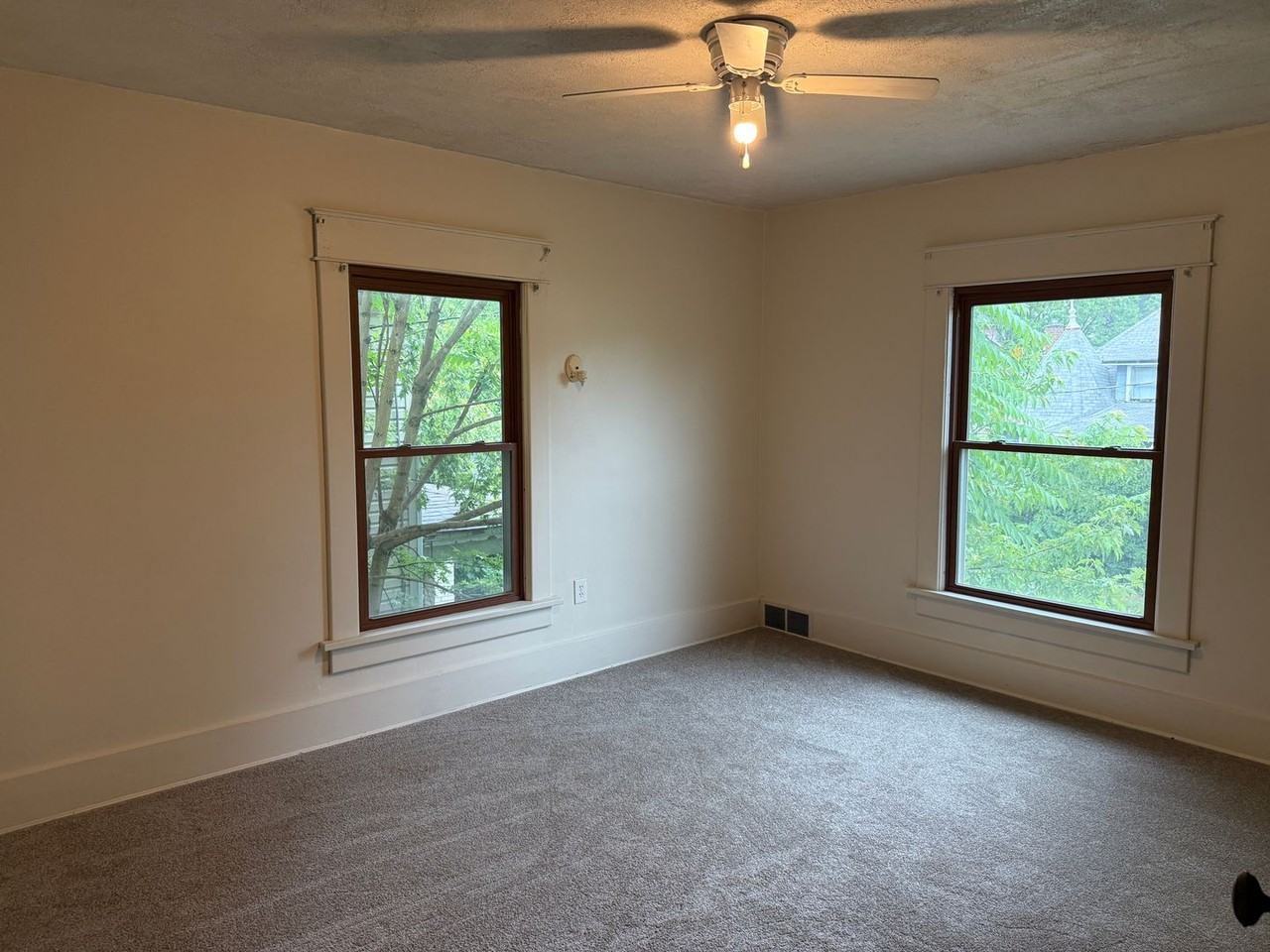 1335 Louisiana Ave Nw - Photo 5 of 10