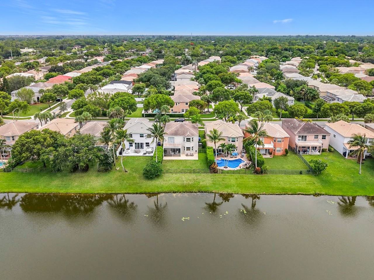 1154 Oakwater Dr - Photo 4 of 50