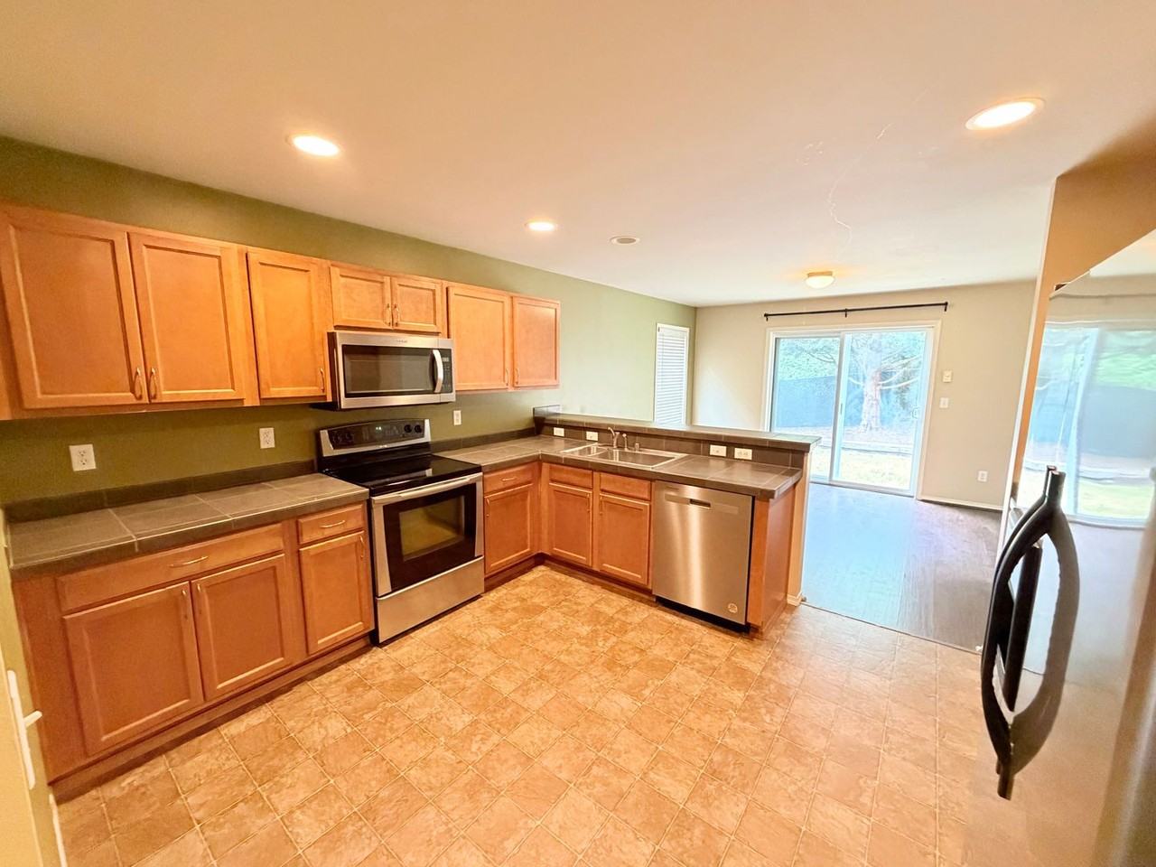 10611 24th St Se - Photo 4 of 20