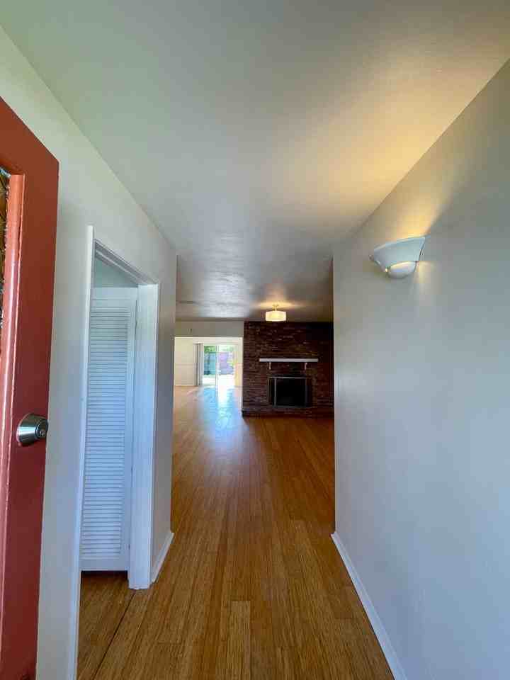 123 Hastings Ave - Photo 5 of 28