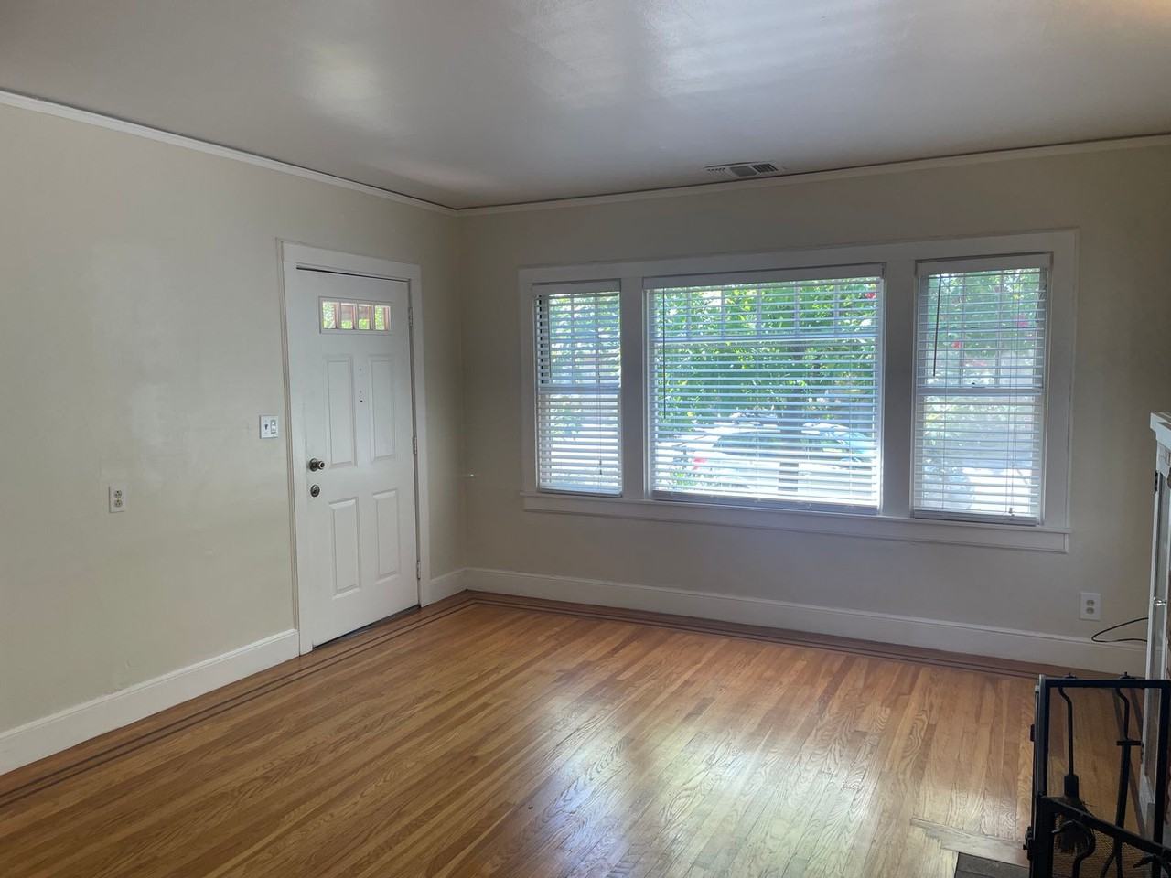 4921 8th Ave - Photo 3 of 18