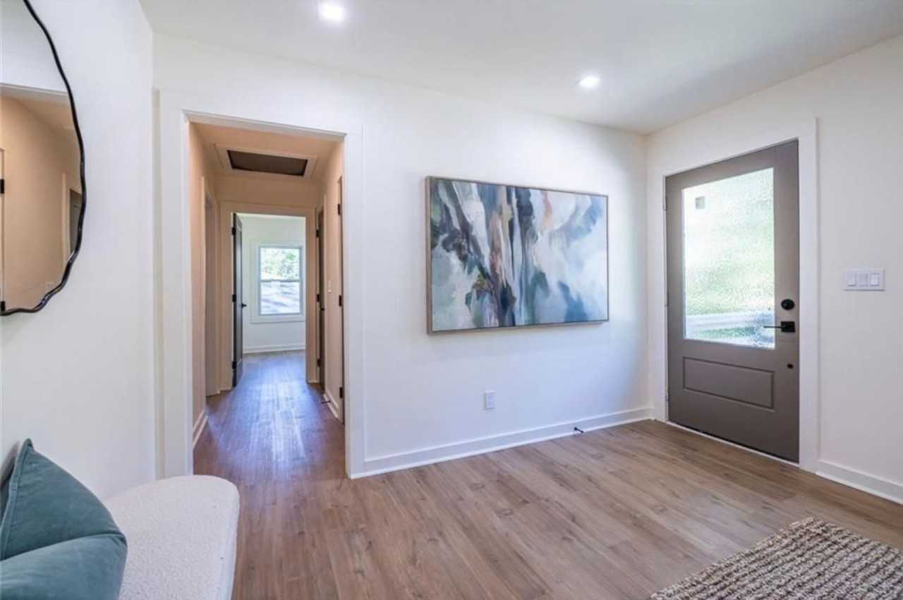 2752 Marco Dr Nw - Photo 4 of 39