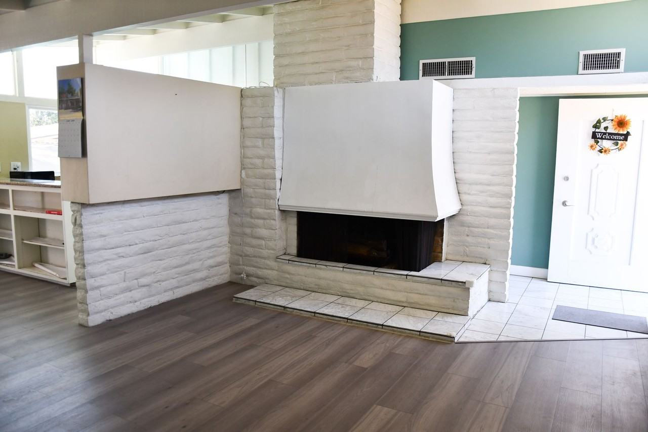 2432 W Transit Ave - Photo 5 of 40