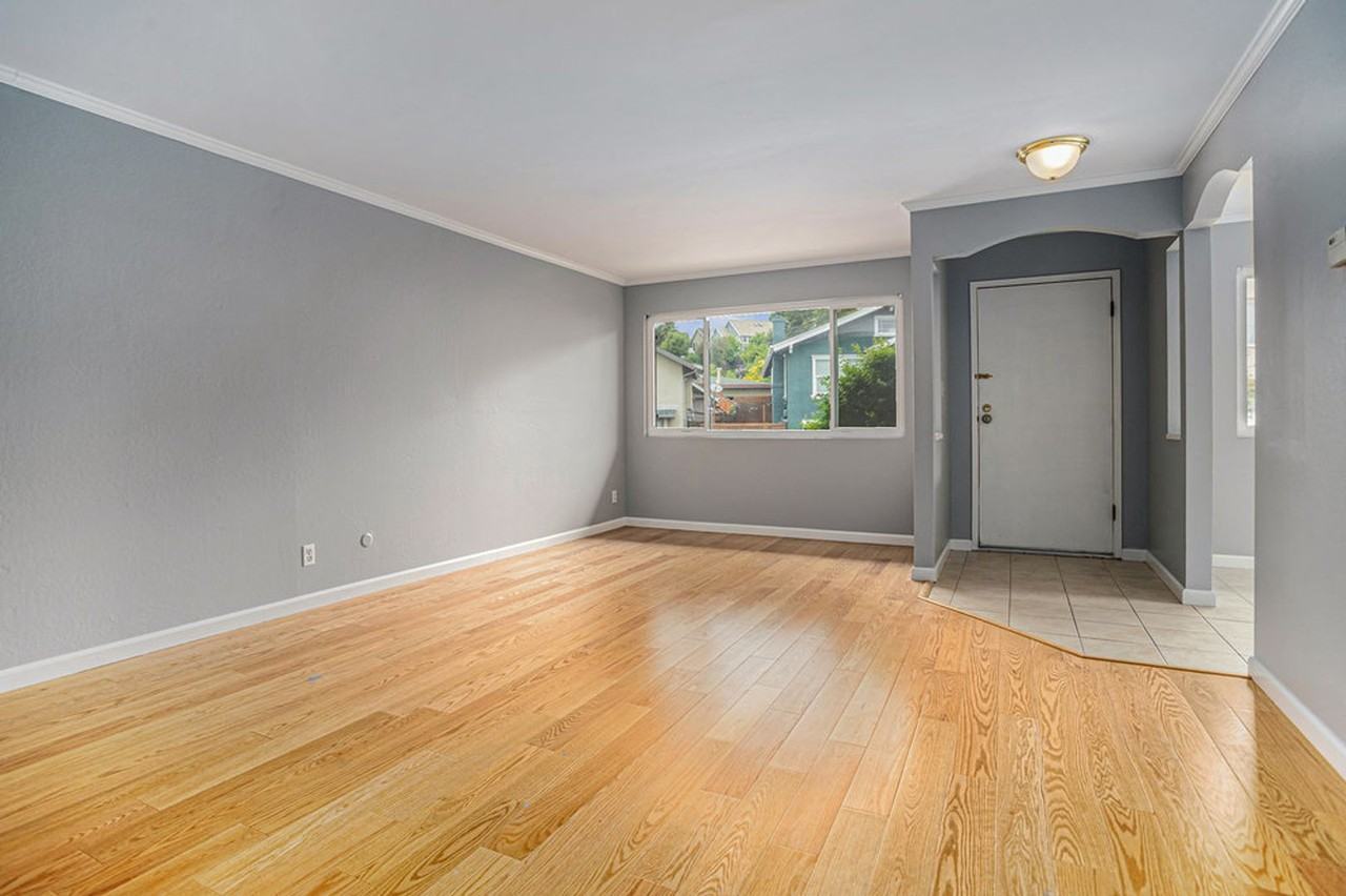 370 Santa Clara Ave #1 - Photo 7 of 18
