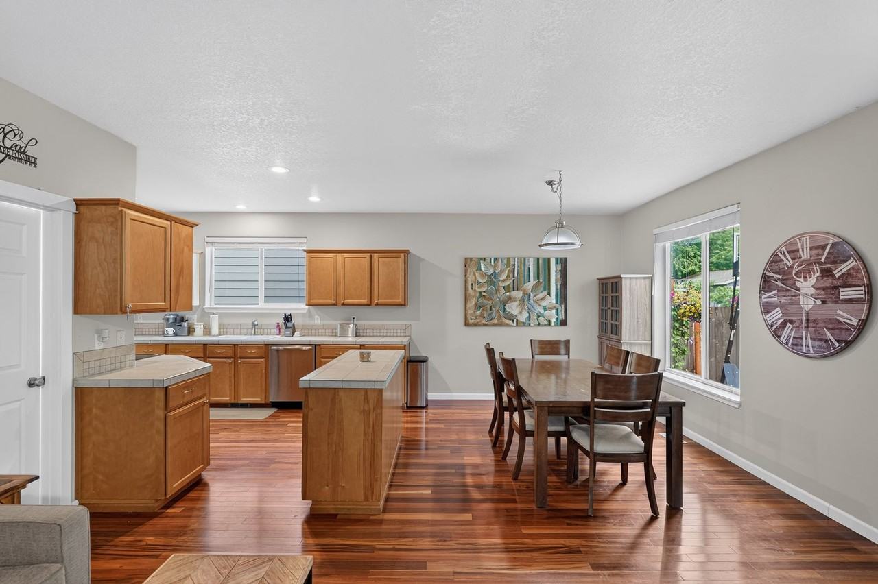 16347 Se Maduros Way - Photo 4 of 20