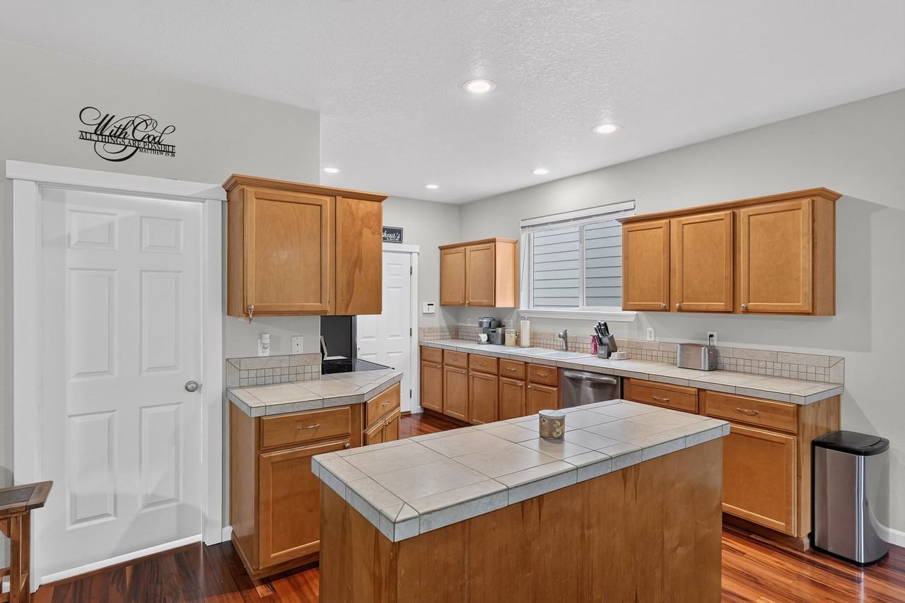 16347 Se Maduros Way - Photo 6 of 20