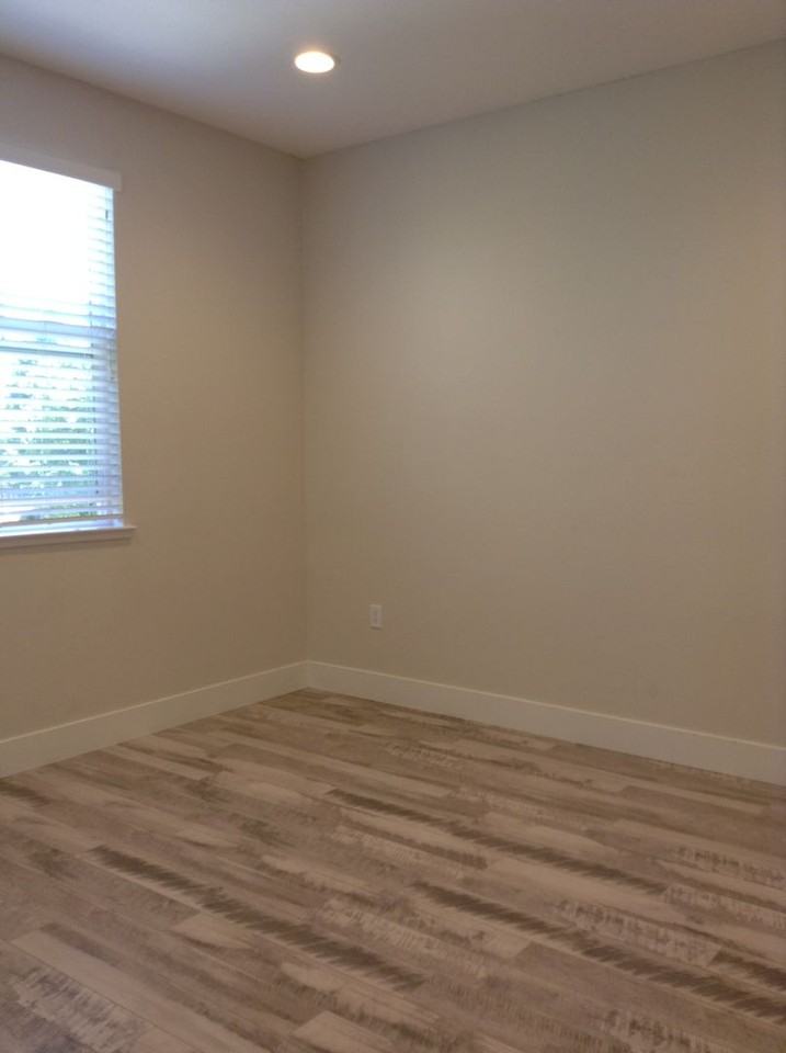 413 Wayland Loop - Photo 3 of 50