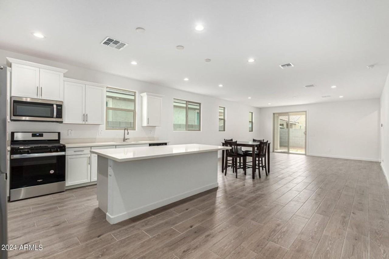 10773 W Baden St - Photo 4 of 20