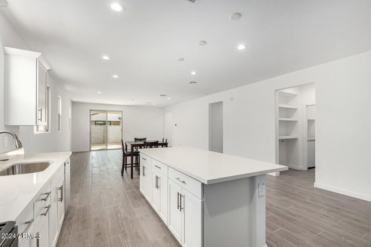 10773 W Baden St - Photo 6 of 20