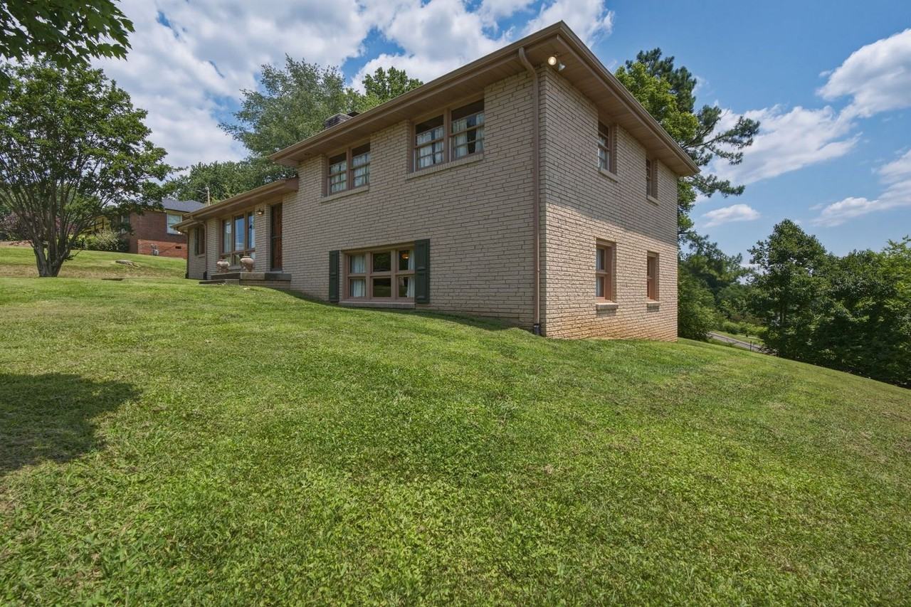 5028 Danby Dr - Photo 2 of 35