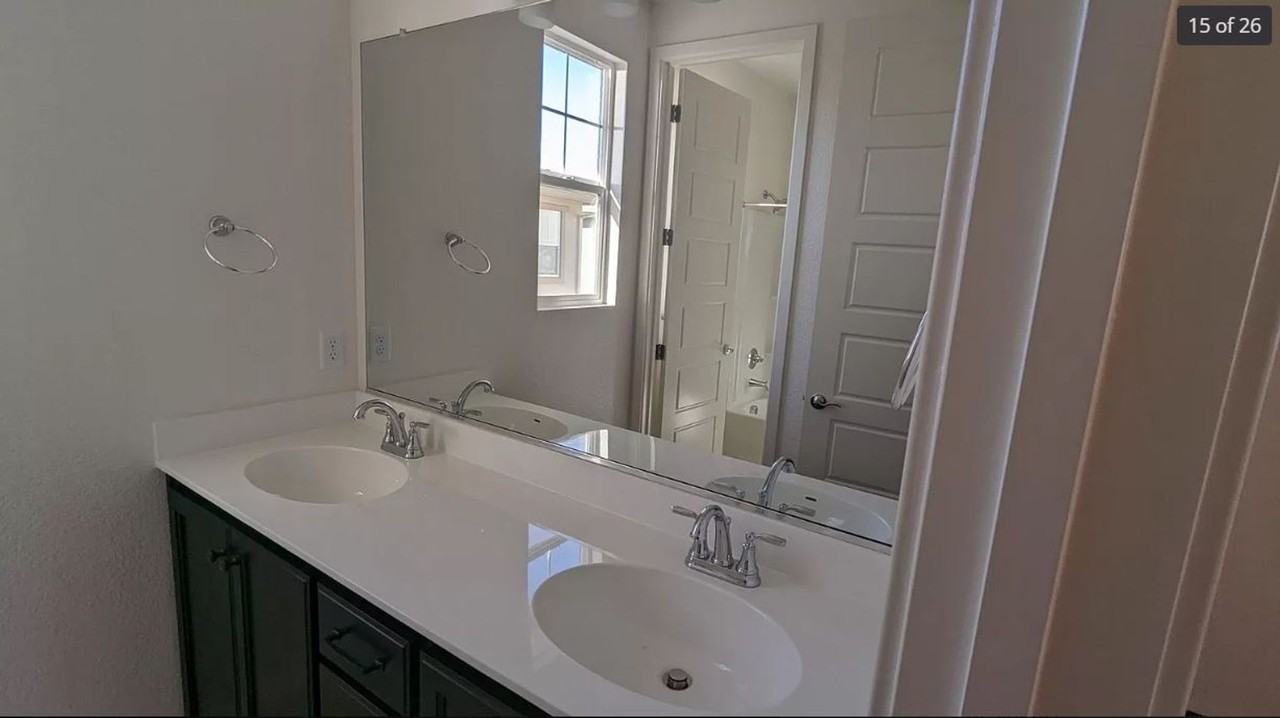 2468 Lake Club Dr - Photo 4 of 41