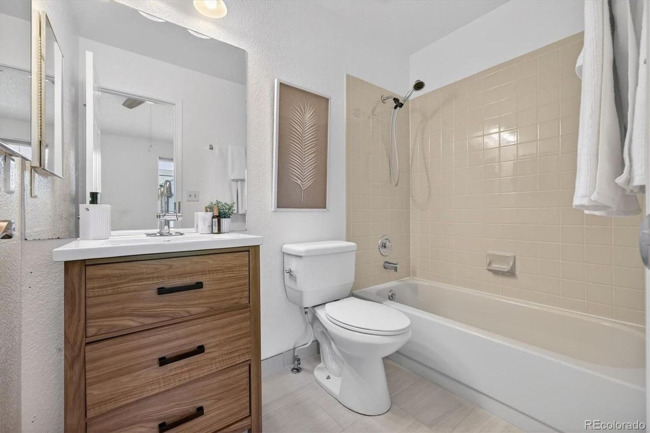 10537 W Maplewood Dr - Photo 6 of 19