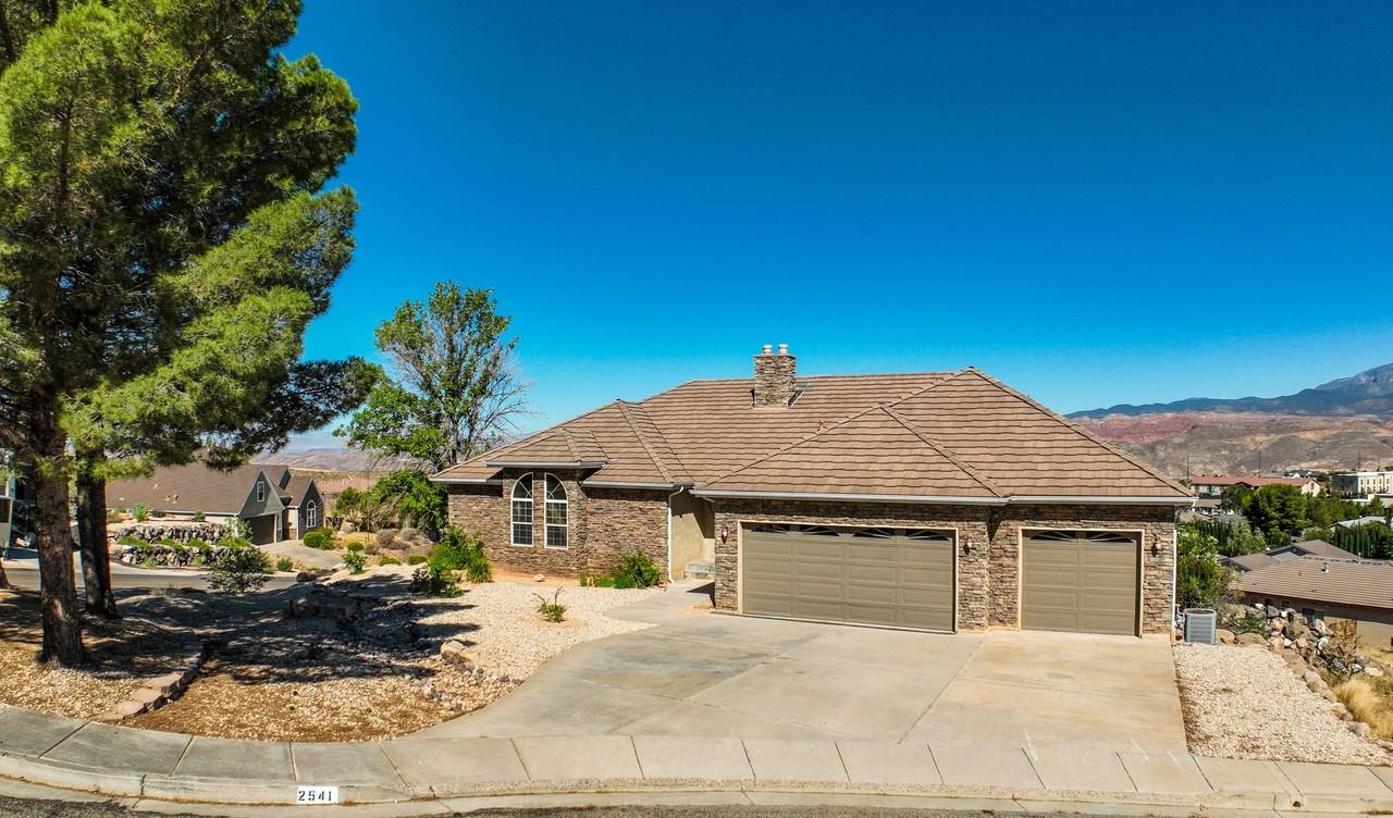 2541 W Spilsbury Ct - Photo 2 of 50