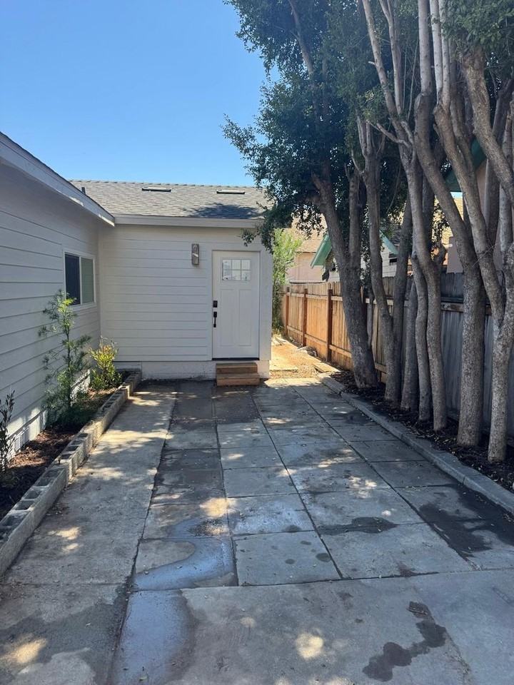 4365 44th St - Photo 2 of 11