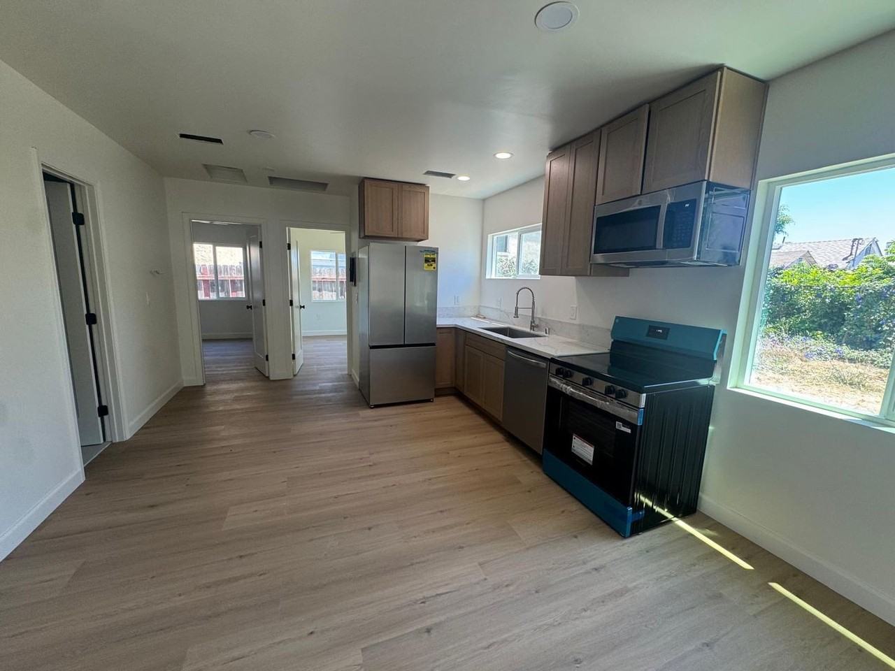 4365 44th St - Photo 5 of 11