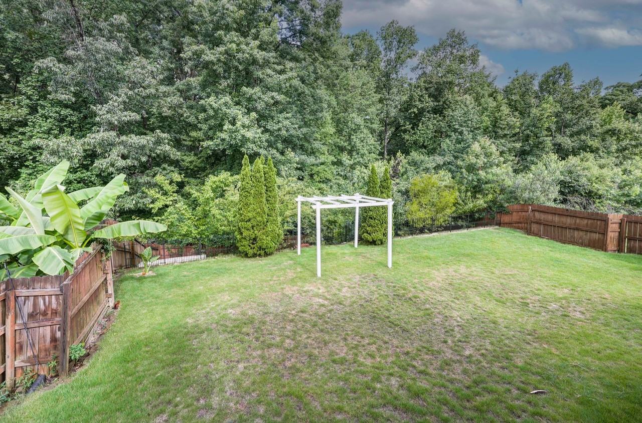201 Hammock Dr - Photo 3 of 50