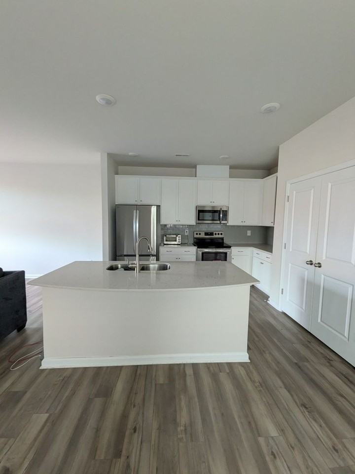 266 E Compass Way - Photo 3 of 21