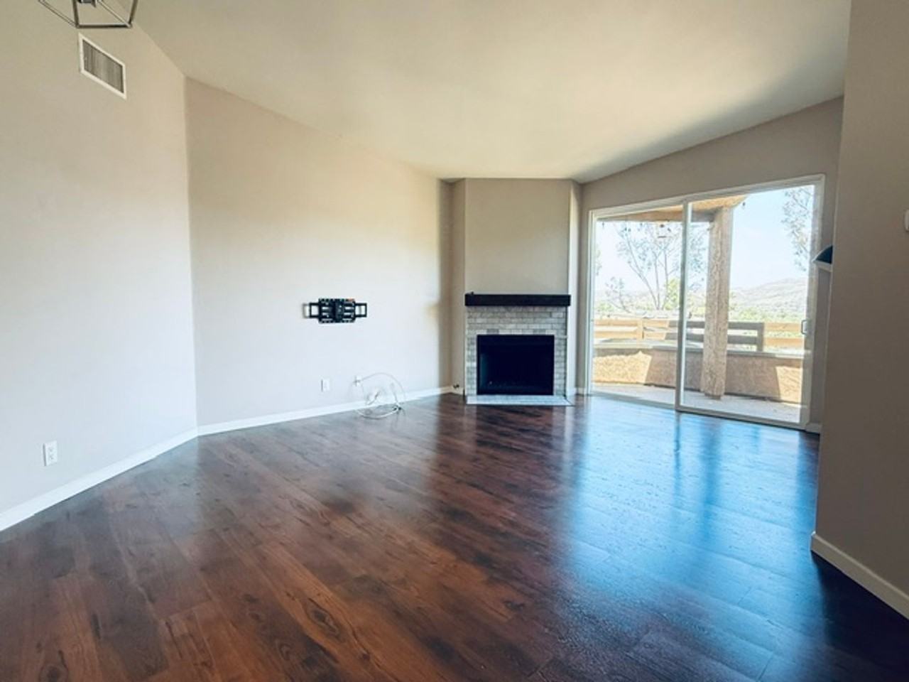 7370 Park View Ct #142 - Photo 2 of 19
