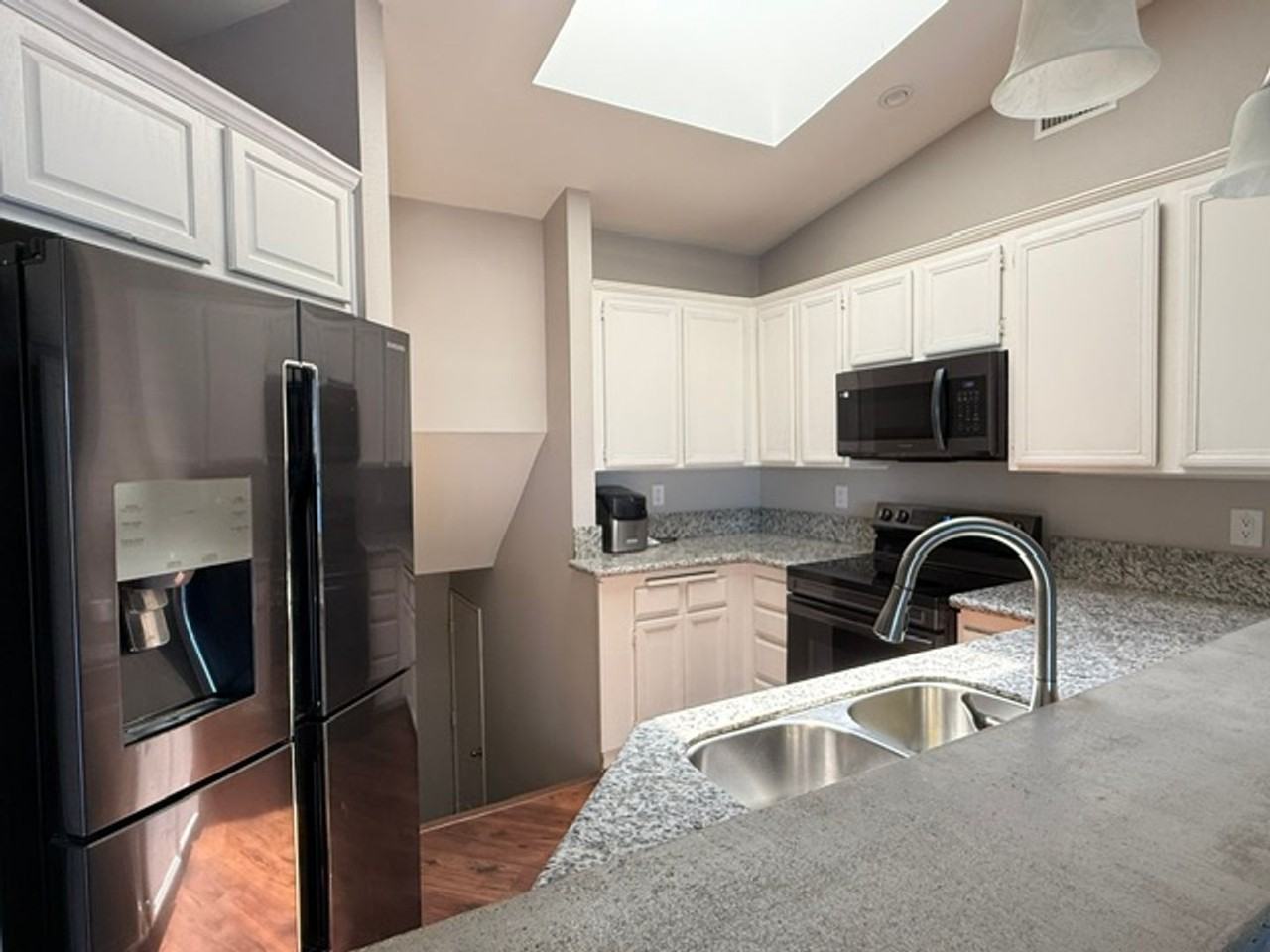 7370 Park View Ct #142 - Photo 4 of 19