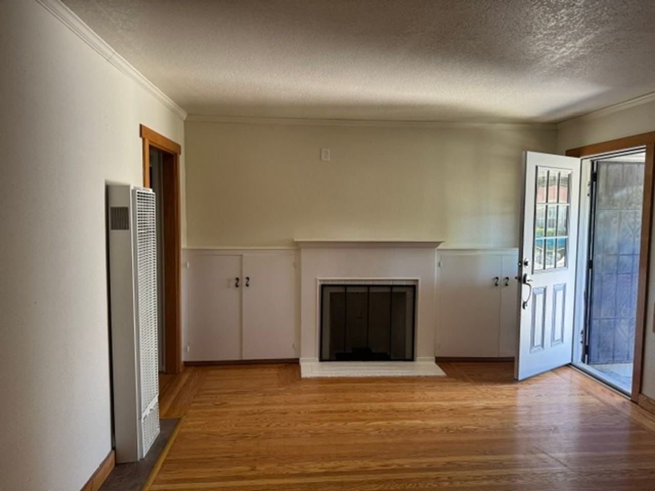 2325 25th Ave - Photo 4 of 12