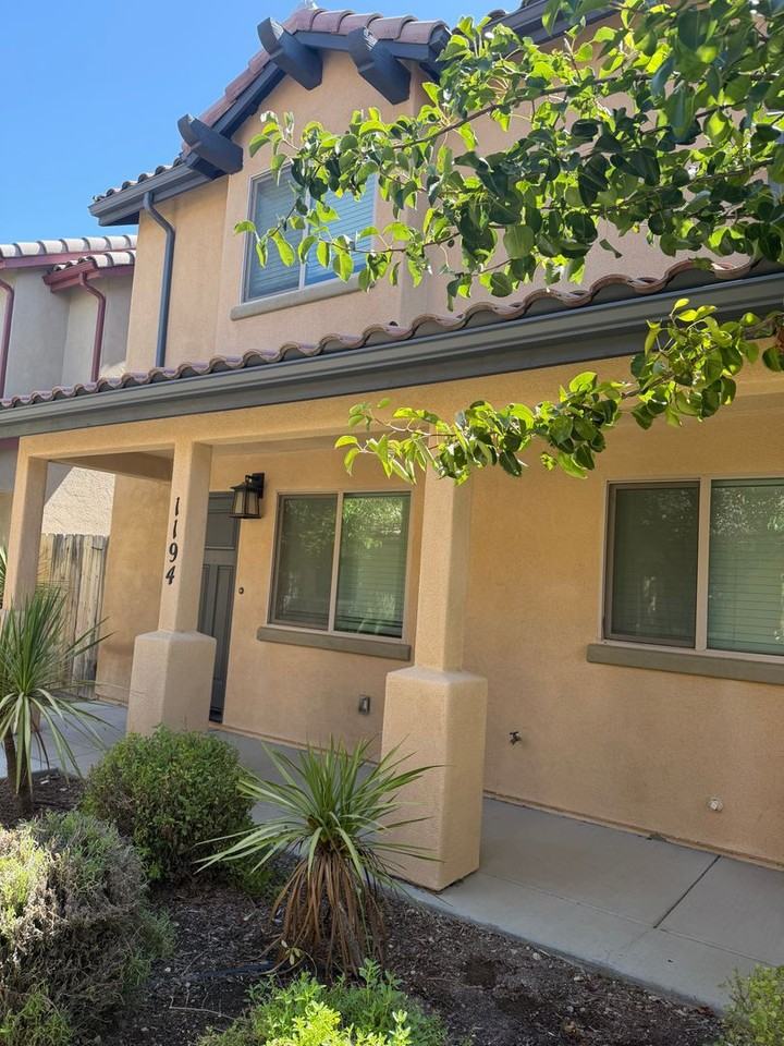 1194 Velarde Cir - Photo 4 of 50