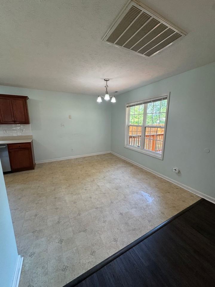 665 Americana Dr - Photo 4 of 31