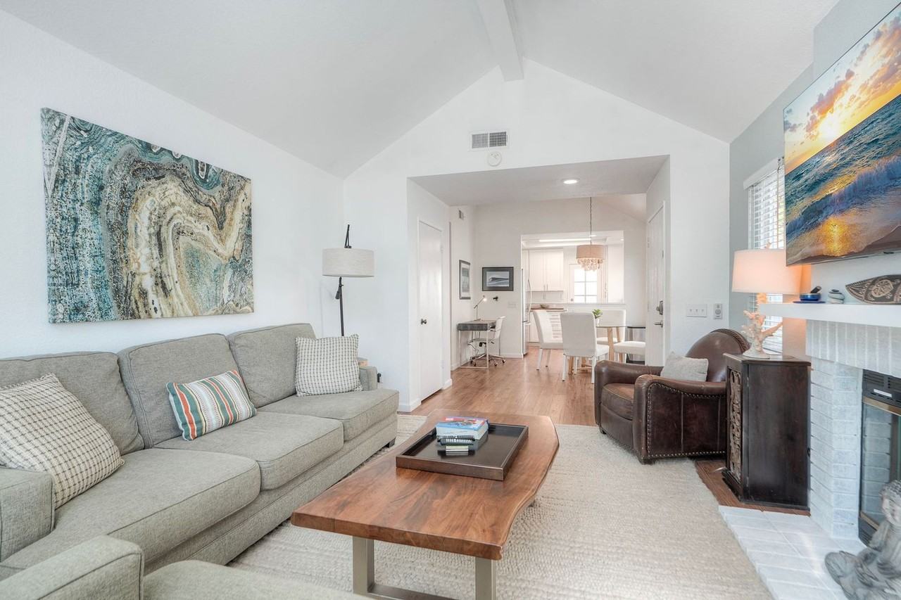812 Bluewater Rd - Photo 6 of 50