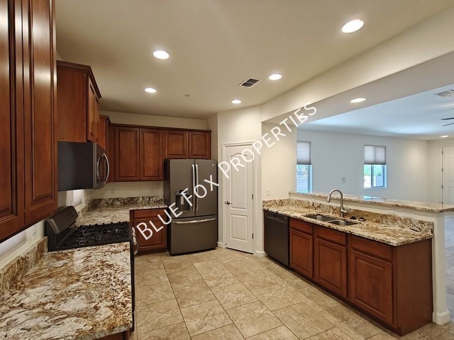 12812 N Camino Vieja Rancheria - Photo 2 of 48