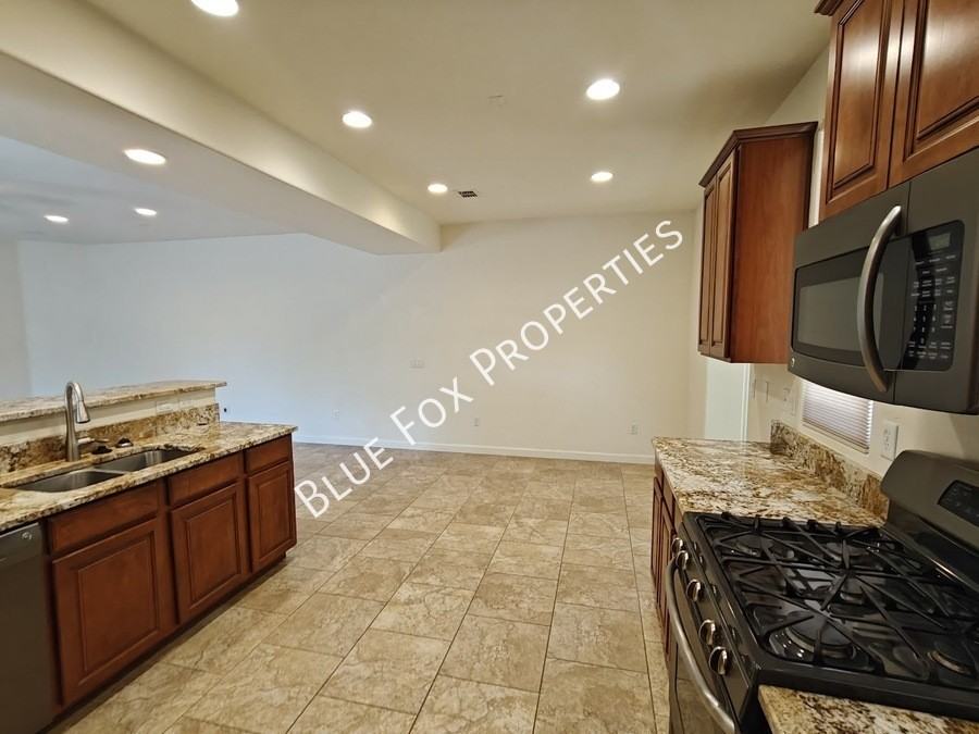 12812 N Camino Vieja Rancheria - Photo 4 of 48