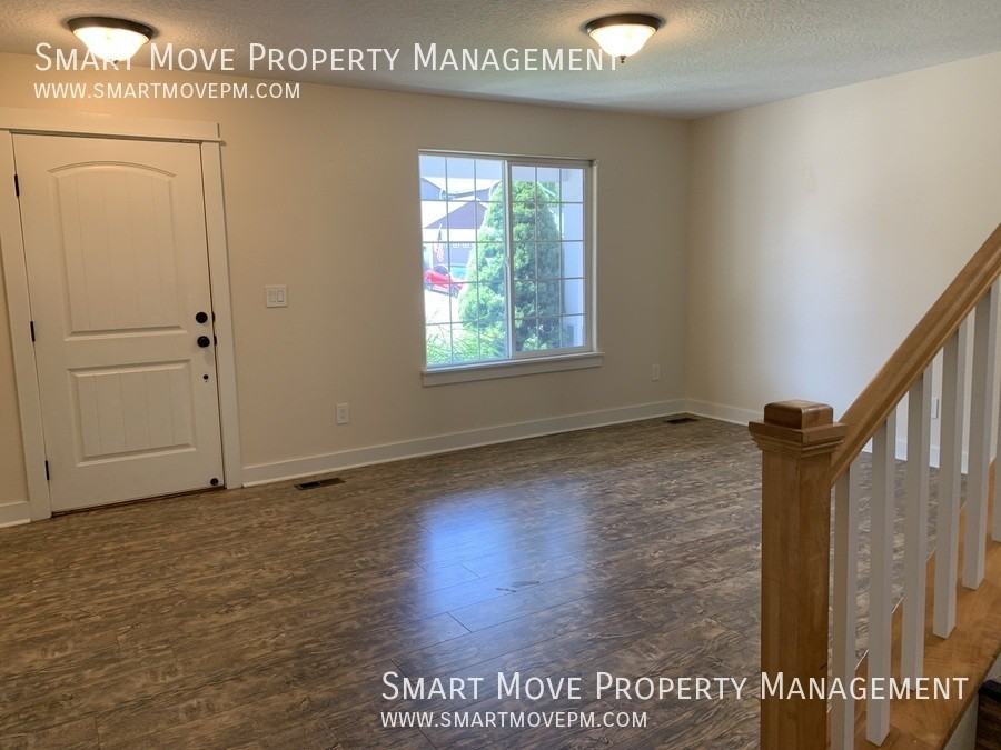 4184 E Granger Dr - Photo 5 of 46