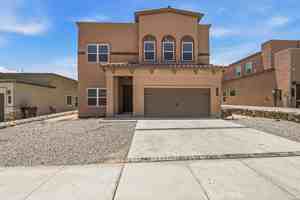 featured image of 629 La Entrada Cir #1